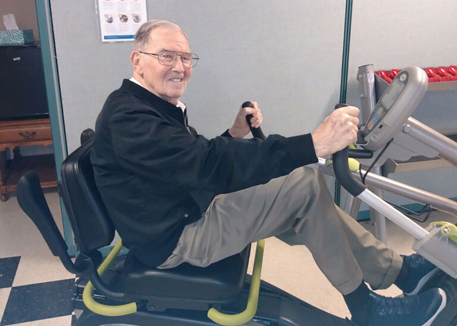 wellness-coordinat-smiling-working-out